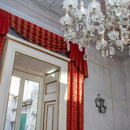 Le Stanze Del Vicere Boutique Bed and Breakfast 3*